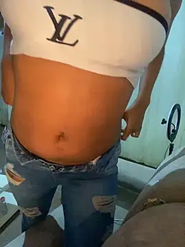 Snapshot of Itanydiorr chatting on 11-14-25, 03:38 Itanydiorr online show from 11-14-25, 03:38