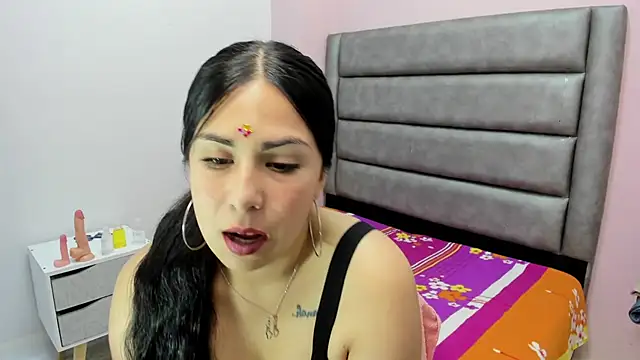 lorerivas online show from 11-22-25, 02:05