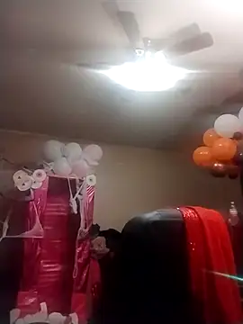 Snapshot of GoddessXOXOLovely chatting on 10-29-25, 09:22 GoddessXOXOLovely online show from 10-29-25, 09:22