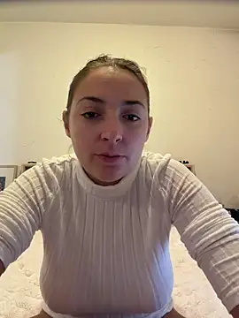 Snapshot of looloopaul chatting on 11-23-25, 09:03 looloopaul online show from 11-23-25, 09:03