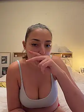 Snapshot of looloopaul chatting on 02-19-26, 08:38 looloopaul online show from 02-19-26, 08:38