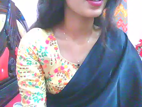 Snapshot of night_queeen7 chatting on 12-13-25, 08:04 night queeen7 online show from 12-13-25, 08:04