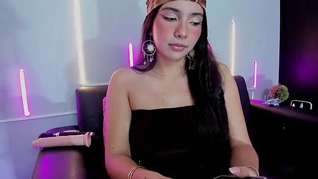 Snapshot of Jules_Angel chatting on 10-30-25, 01:34 Jules Angel online show from 10-30-25, 01:34