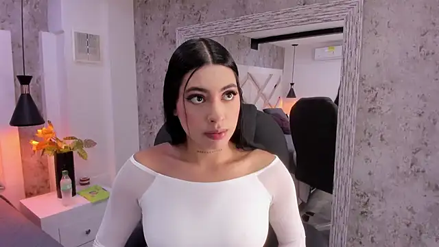 Snapshot of Vanessa_Rain_ chatting on 02-21-26, 07:59 Vanessa Rain online show from 02-21-26, 07:59