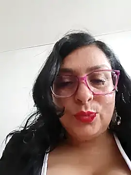 Snapshot of pilar_11-84 chatting on 10-08-25, 04:04 pilar 11-84 online show from 10-08-25, 04:04