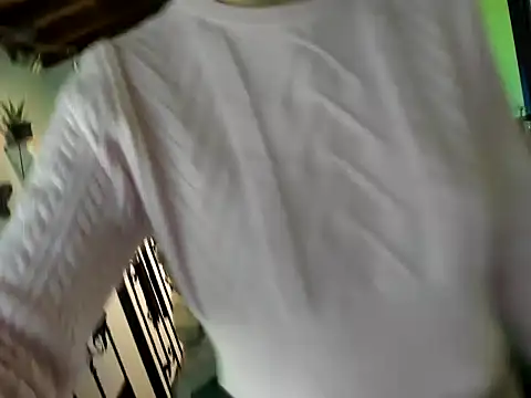 Zulyhenao online show from 10-18-25, 04:15