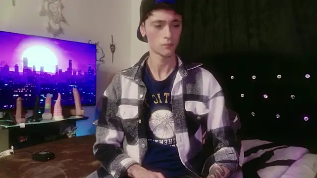 Tyler cat online show from 12-02-25, 03:45