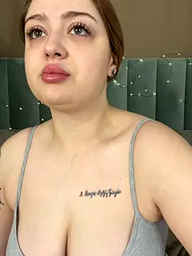 KellyMoors online show from 10-19-25, 01:28