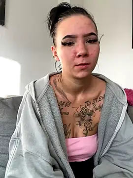 Snapshot of YoungZoexx chatting on 10-09-25, 07:28 YoungZoexx online show from 10-09-25, 07:28