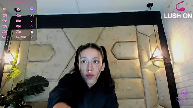 Snapshot of Julieta_Slav3 chatting on 07-10-26, 09:50 Julieta Slav3 online show from 07-10-26, 09:50