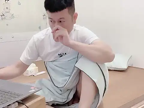 Snapshot of dachui_168 chatting on 10-22-25, 02:17 dachui 168 online show from 10-22-25, 02:17