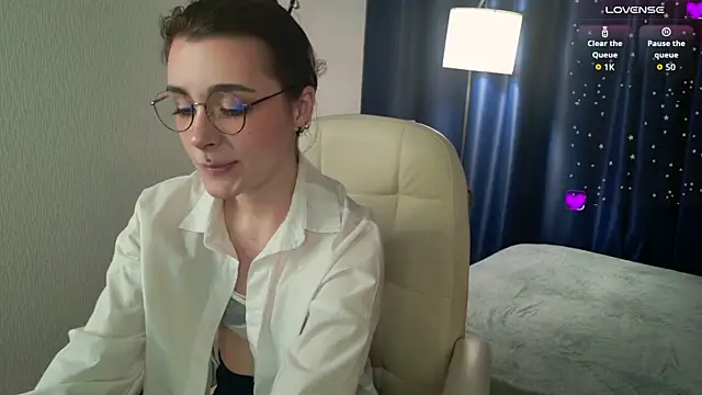 ElizabethMilller  online show from 06-13-26, 09:46
