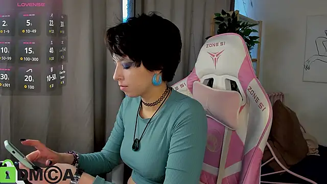 Snapshot of Sara_Frayer chatting on 10-24-25, 04:09 Sara Frayer online show from 10-24-25, 04:09