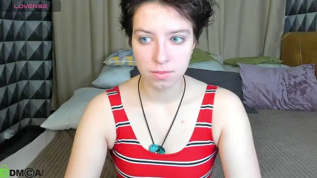 Snapshot of Sara_Frayer chatting on 11-11-25, 01:16 Sara Frayer online show from 11-11-25, 01:16