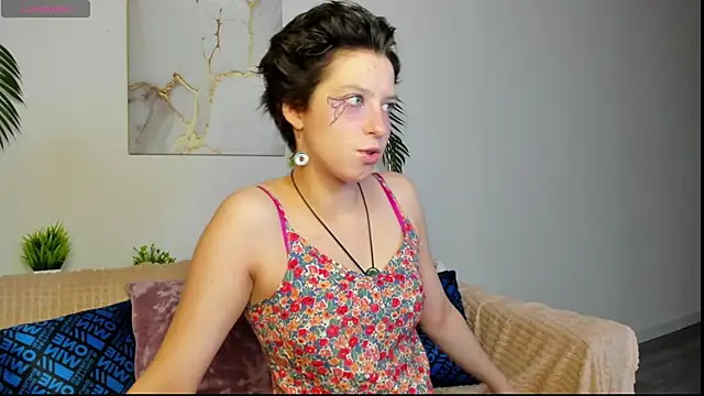 Snapshot of Sara_Frayer chatting on 11-18-25, 09:14 Sara Frayer online show from 11-18-25, 09:14