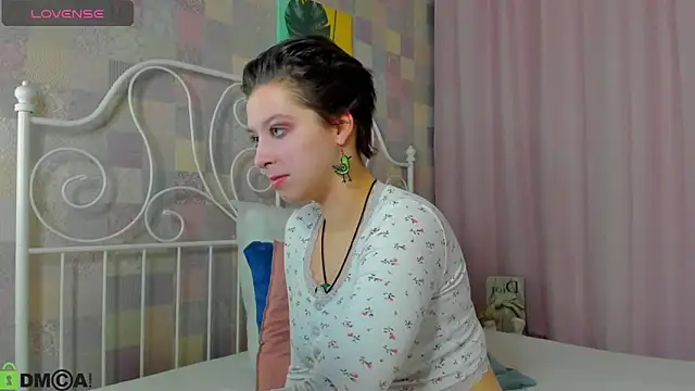 Snapshot of Sara_Frayer chatting on 11-26-25, 01:06 Sara Frayer online show from 11-26-25, 01:06