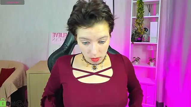 Snapshot of Sara_Frayer chatting on 11-28-25, 12:57 Sara Frayer online show from 11-28-25, 12:57