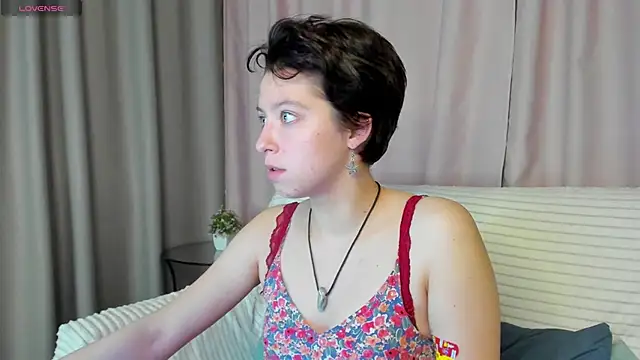 Snapshot of Sara_Frayer chatting on 12-03-25, 01:57 Sara Frayer online show from 12-03-25, 01:57