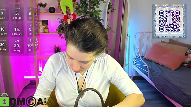 Snapshot of Sara_Frayer chatting on 01-06-26, 01:09 Sara Frayer online show from 01-06-26, 01:09