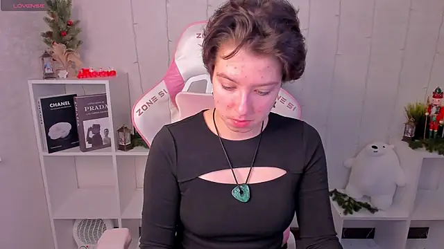 Snapshot of Sara_Frayer chatting on 01-07-26, 01:19 Sara Frayer online show from 01-07-26, 01:19