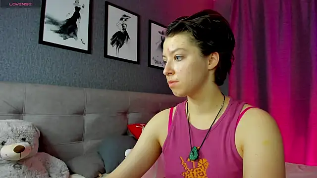 Snapshot of Sara_Frayer chatting on 01-19-26, 01:09 Sara Frayer online show from 01-19-26, 01:09