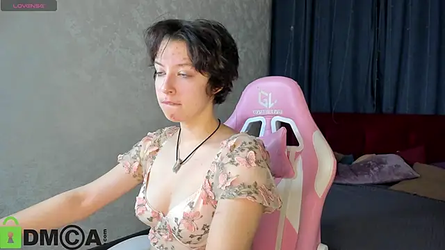 Snapshot of Sara_Frayer chatting on 02-02-26, 01:04 Sara Frayer online show from 02-02-26, 01:04