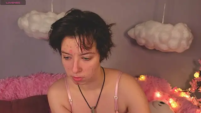 Snapshot of Sara_Frayer chatting on 02-04-26, 01:00 Sara Frayer online show from 02-04-26, 01:00