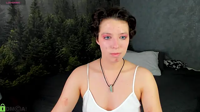 Snapshot of Sara_Frayer chatting on 02-12-26, 01:33 Sara Frayer online show from 02-12-26, 01:33