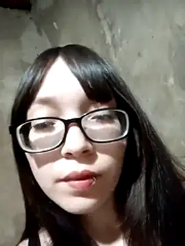 Snapshot of miaahot69 chatting on 10-20-25, 08:59 miaahot69 online show from 10-20-25, 08:59