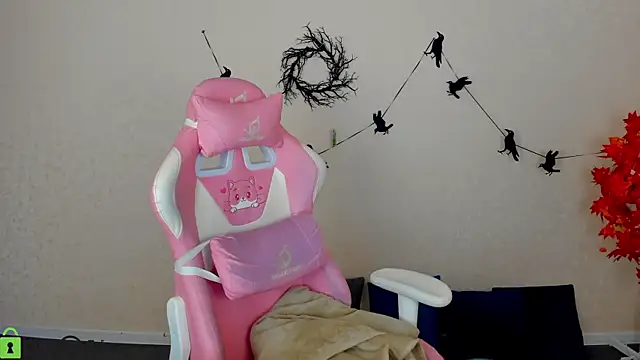 Snapshot of L1na_Reeds chatting on 11-10-25, 01:04 L1na Reeds online show from 11-10-25, 01:04