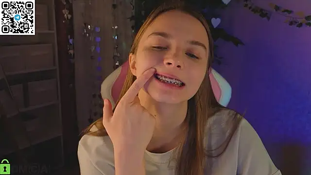 Snapshot of L1na_Reeds chatting on 02-18-26, 01:12 L1na Reeds online show from 02-18-26, 01:12