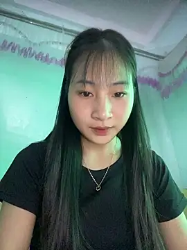 Snapshot of banlinh004 chatting on 10-08-25, 06:22 banlinh004 online show from 10-08-25, 06:22