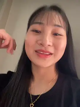 Snapshot of banlinh004 chatting on 10-19-25, 05:41 banlinh004 online show from 10-19-25, 05:41