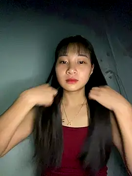 Snapshot of banlinh004 chatting on 10-31-25, 12:44 banlinh004 online show from 10-31-25, 12:44