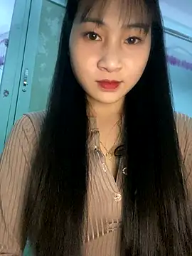 Snapshot of banlinh004 chatting on 12-14-25, 02:55 banlinh004 online show from 12-14-25, 02:55