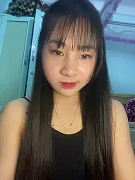 Snapshot of banlinh004 chatting on 02-17-26, 02:35 banlinh004 online show from 02-17-26, 02:35