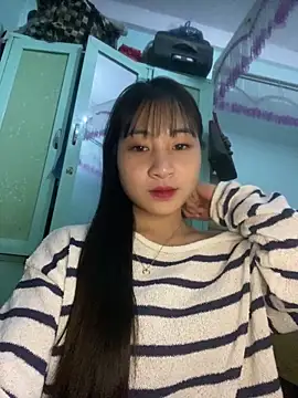 Snapshot of banlinh004 chatting on 03-12-26, 03:51 banlinh004 online show from 03-12-26, 03:51