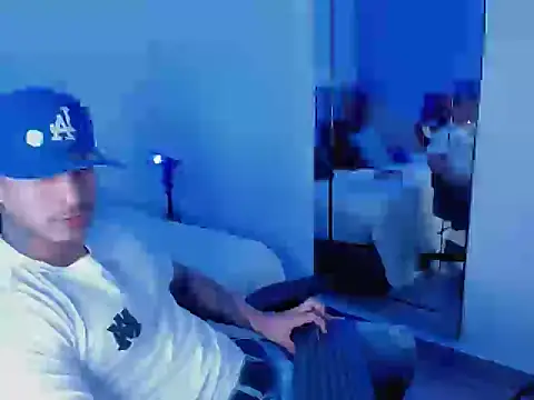 Snapshot of Dammianmiller chatting on 10-08-25, 11:02 Dammianmiller online show from 10-08-25, 11:02