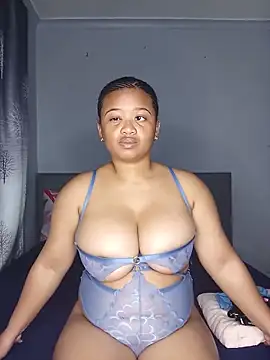 Sultrytits6 online show from 06-18-26, 09:30