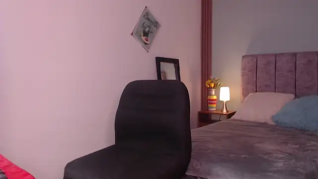 Snapshot of AgathaJane_ chatting on 10-04-25, 12:25 AgathaJane online show from 10-04-25, 12:25