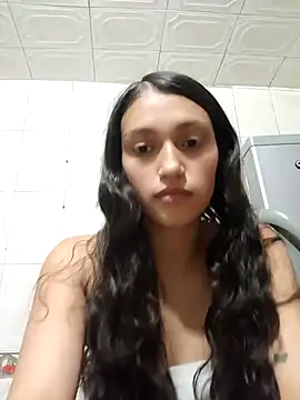 Snapshot of Camila-lol chatting on 10-10-25, 02:21 Camila-lol online show from 10-10-25, 02:21