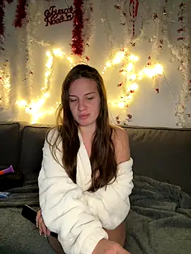 Snapshot of bebecita_x chatting on 12-15-25, 10:30 bebecita x online show from 12-15-25, 10:30