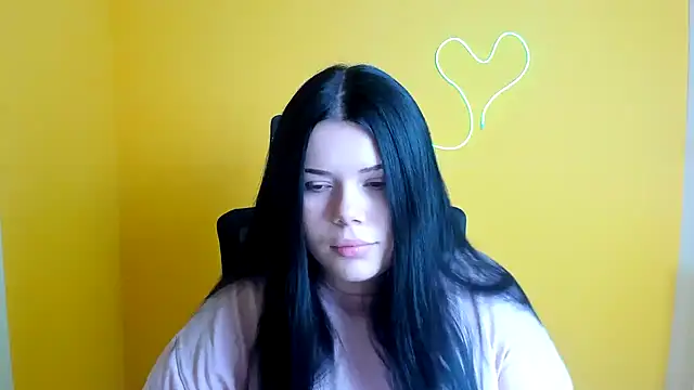 Snapshot of Mona_Esty chatting on 10-18-25, 05:25 Mona Esty online show from 10-18-25, 05:25