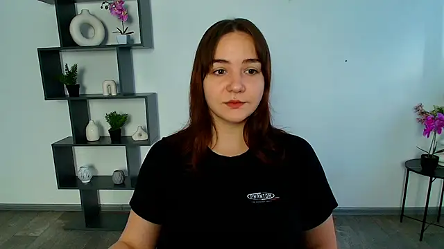 Snapshot of OliviaMontgommery chatting on 11-18-25, 06:18 OliviaMontgommery online show from 11-18-25, 06:18