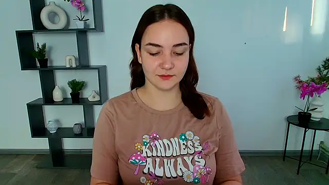 Snapshot of OliviaMontgommery chatting on 11-25-25, 06:02 OliviaMontgommery online show from 11-25-25, 06:02