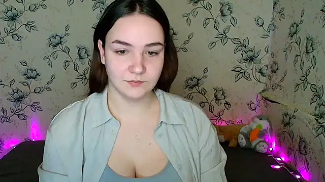 Snapshot of OliviaMontgommery chatting on 03-19-26, 01:04 OliviaMontgommery online show from 03-19-26, 01:04