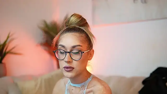 AileenKiss online show from 10-28-25, 07:38