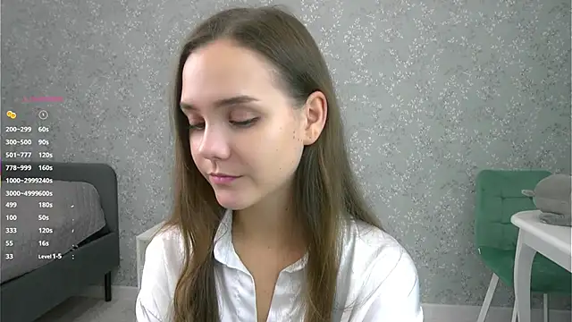 Snapshot of SweetSaraPie chatting on 10-18-25, 06:52 SweetSaraPie online show from 10-18-25, 06:52