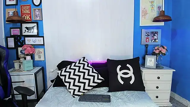 CameronRey  online show from 11-08-25, 09:24