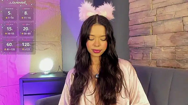 Snapshot of naomi_hill1 chatting on 11-10-25, 10:09 naomi hill1 online show from 11-10-25, 10:09